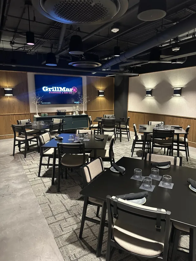 GrillmarX Steakhouse & Raw Bar photo 2