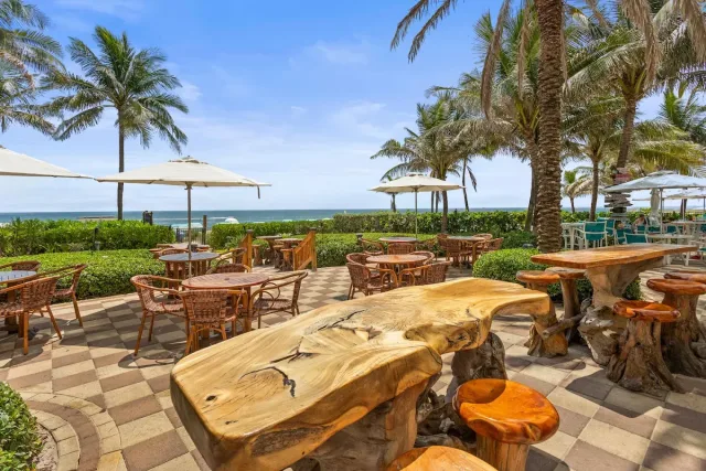 Zoe's Beachside Grill photo 2