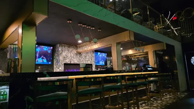 Doves Restaurant photo 2