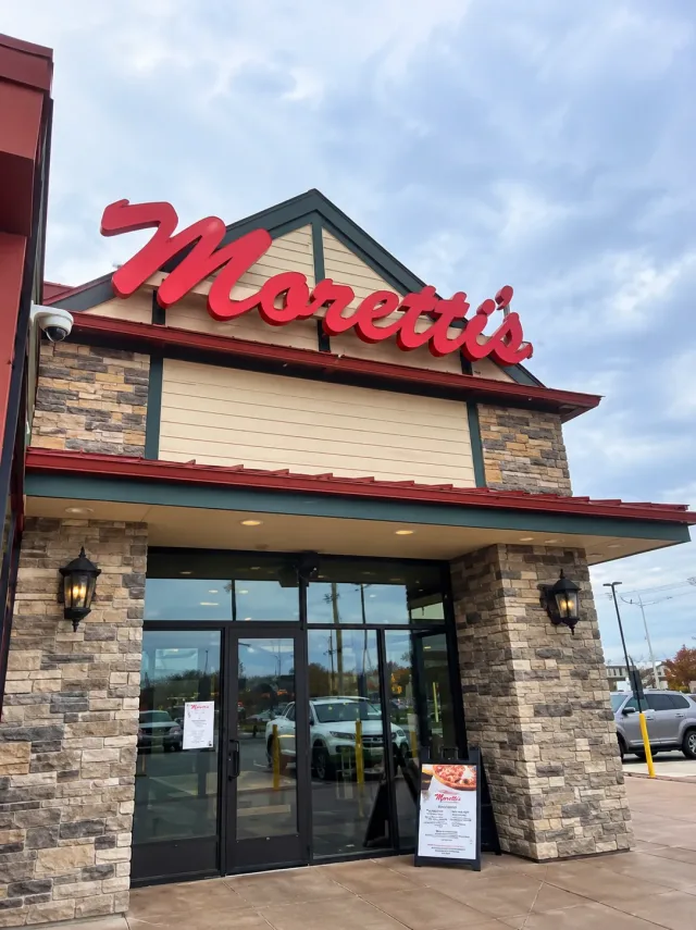 Moretti's Ristorante and Pizzeria - Bedford Park photo 2