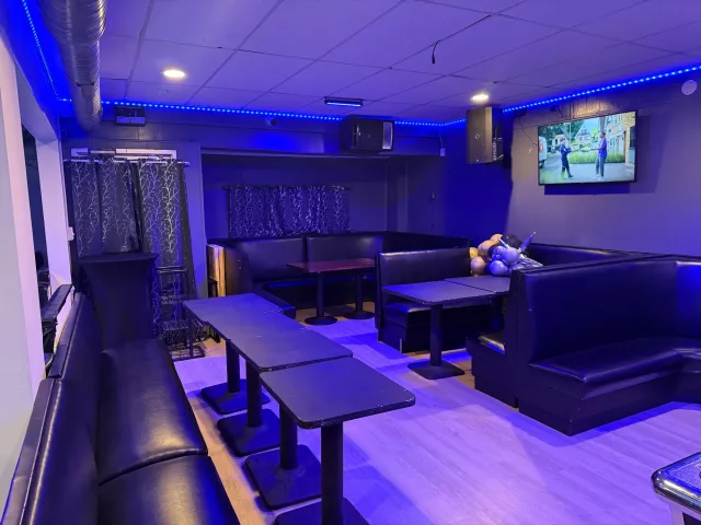 Mike’s Lounge photo 2