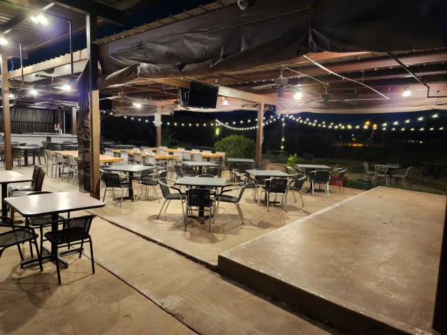 Patio at Pizza Buzz