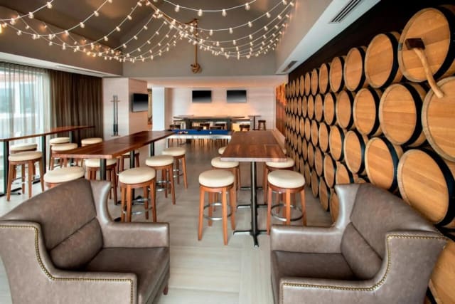 Skiff Bar photo 2