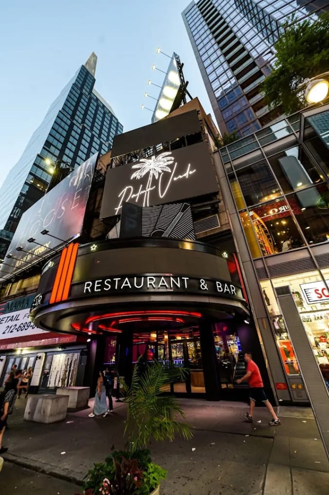 Dramma Times Square photo 4