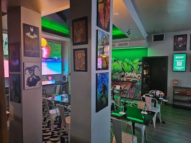 Uptown Gaming Bar & Lounge  photo 2