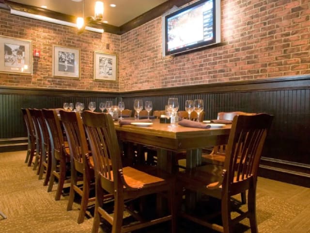 Hudson Grille Sandy Springs photo 2