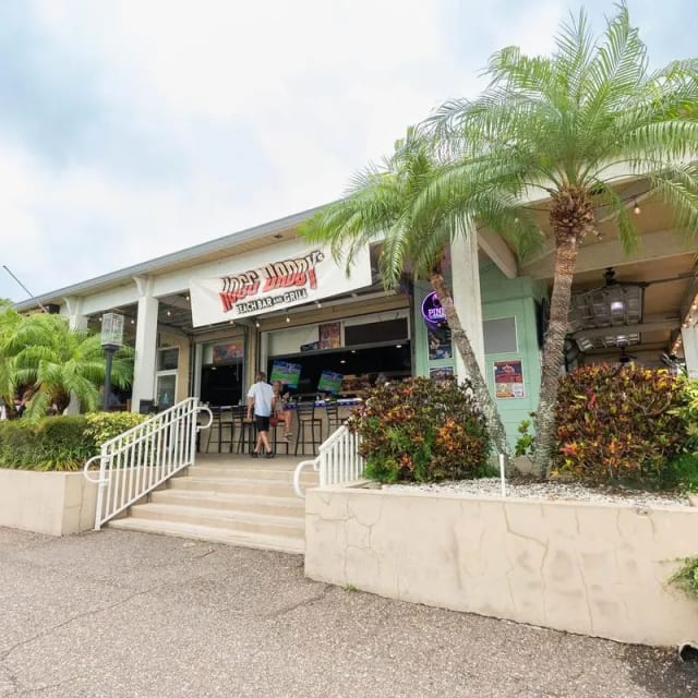 Hogg Daddy's Beach Bar & Grill photo 1