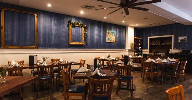 Umbertos Clam House photo 2