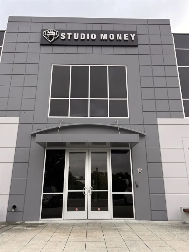 Studio Money photo 2