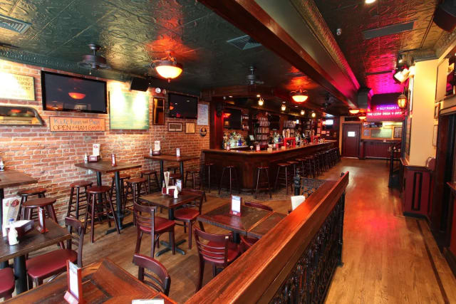 3 Sheets Saloon photo 2