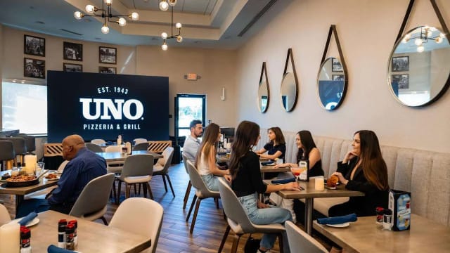 UNO Pizzeria & Grill: Farmington Hills photo 1
