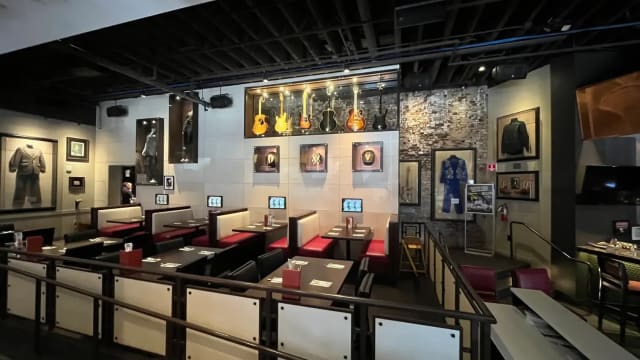 Hard Rock Cafe: Nashville photo 2