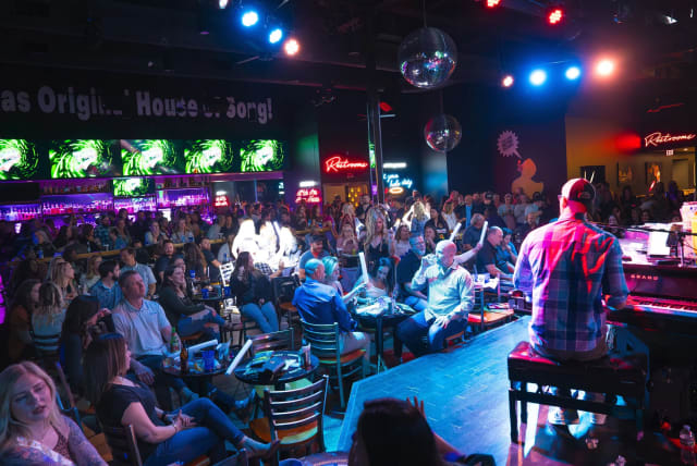 Pete's Dueling Piano Bar - Nashville photo 3