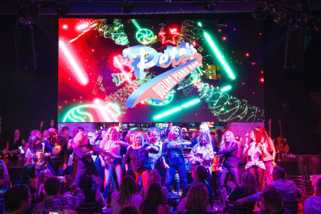Pete's Dueling Piano Bar - Nashville photo 4