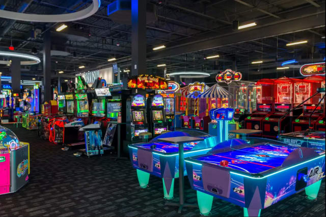 Dave & Buster's - Miami, FL photo 2