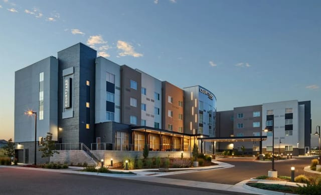 Courtyard Denver Aurora photo 1