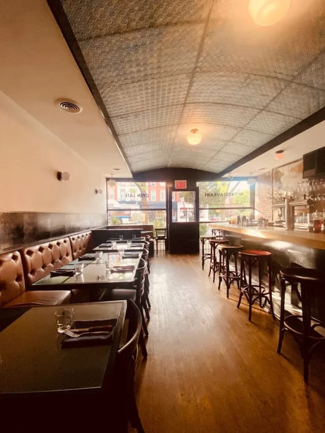 No. 7 Restaurant photo 2