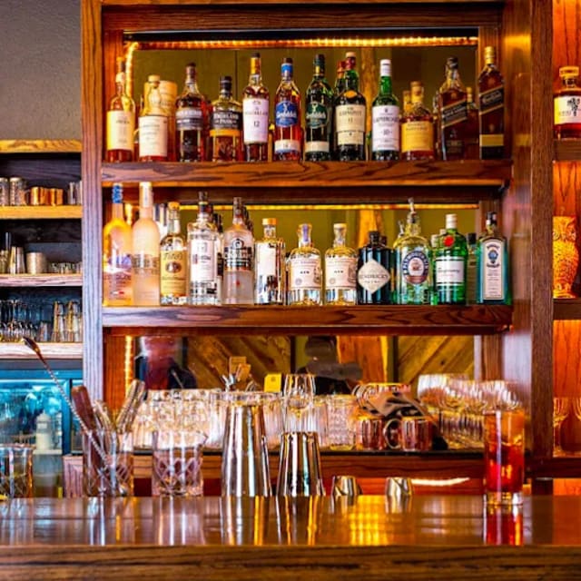 Hardwood Bar & Smokery photo 1