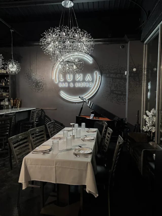 Luna Bar & Bistro photo 1
