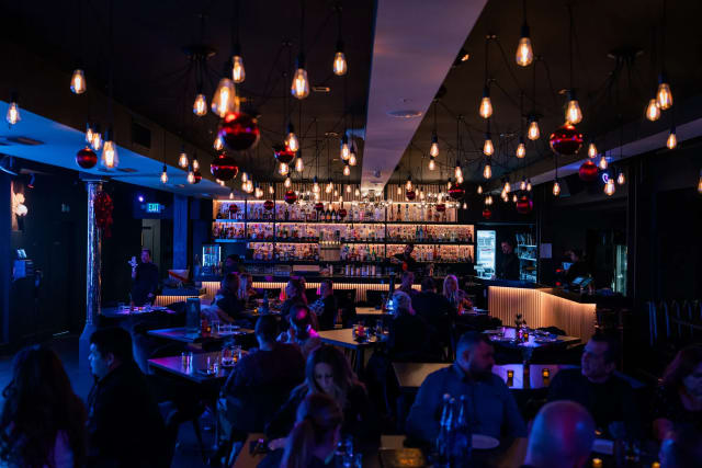 L'Avenue Restaurant Glendale photo 1