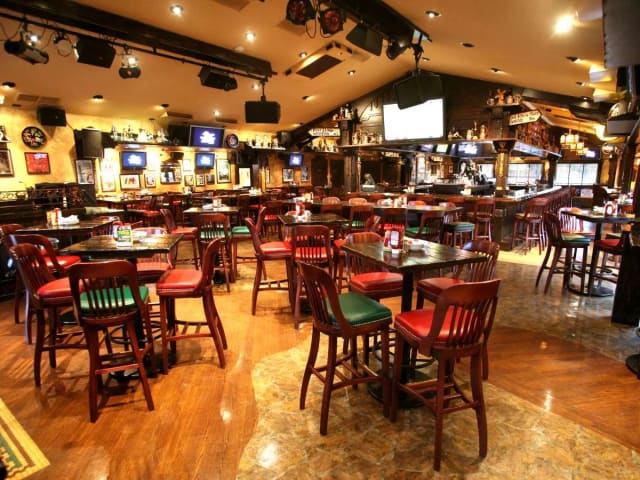 Finn McCool's Irish Sports Pub - Schaumburg photo 2