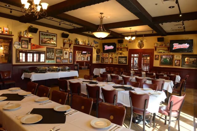 Moretti's Ristorante and Pizzeria - Lake in the Hills photo 2
