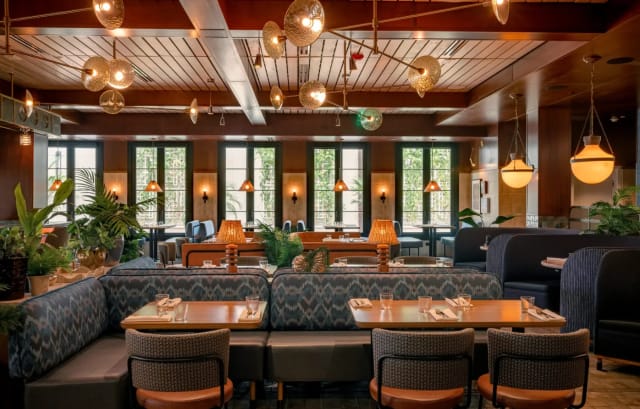 Earls Kitchen + Bar - Las Olas photo 2