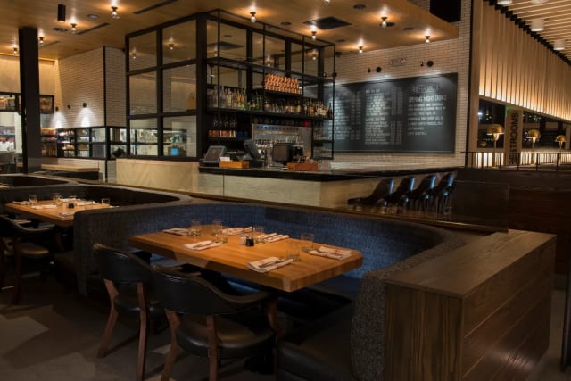 Earls Kitchen + Bar - Dadeland photo 1