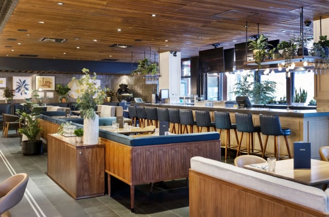 Earls Kitchen + Bar - Miami Worldcenter photo 2