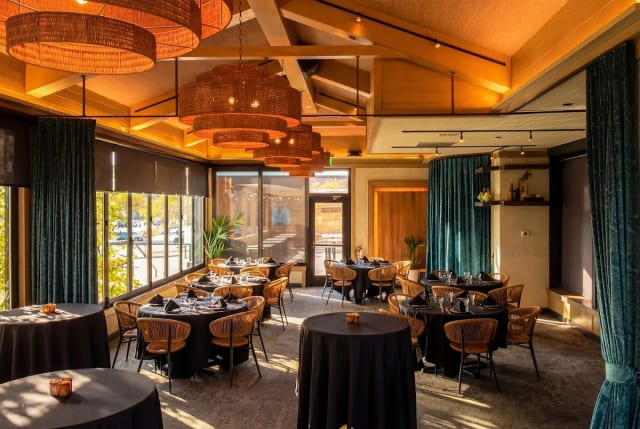 Crave American Kitchen & Sushi Bar – Edina photo 1