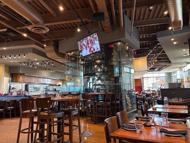 Crave American Kitchen & Sushi Bar – Maple Grove photo 1
