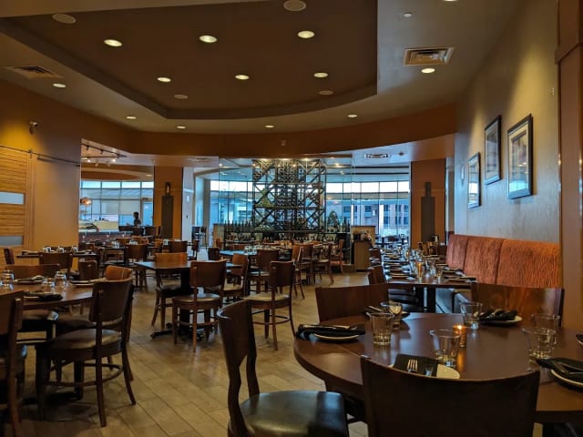 Crave American Kitchen & Sushi Bar – Sioux Falls photo 2