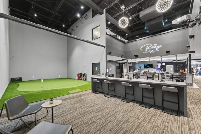 Putting Green and Bays at Golfinity