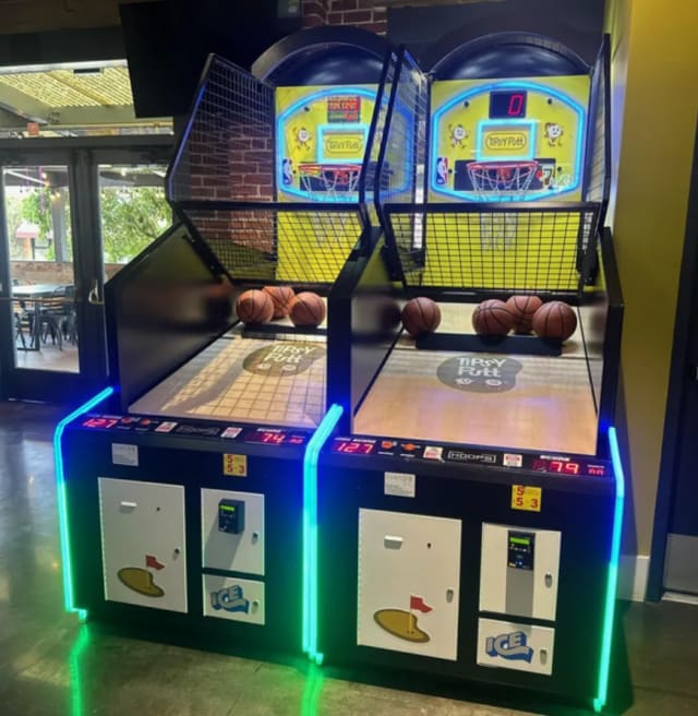 Pub at Tipsy Putt - Monterey