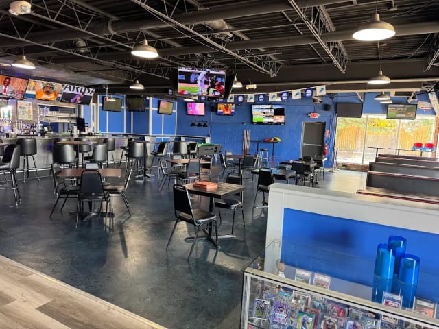 Pick 6 sports bar & grill photo 1