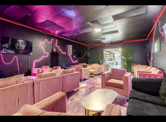 Vivid Lounge Orlando photo 1