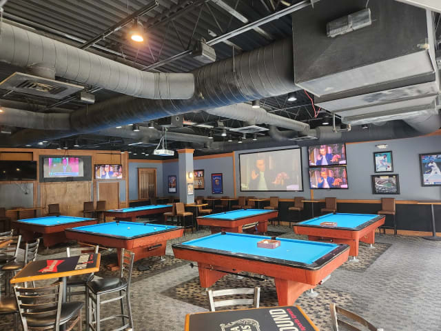 Fox & Hound Bar & Grill photo 2