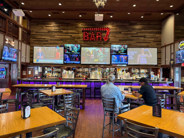 Craft Republic Bar & Grill photo 2