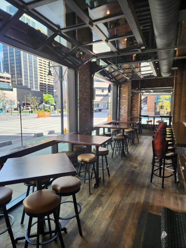 Henry's Tavern Denver photo 2