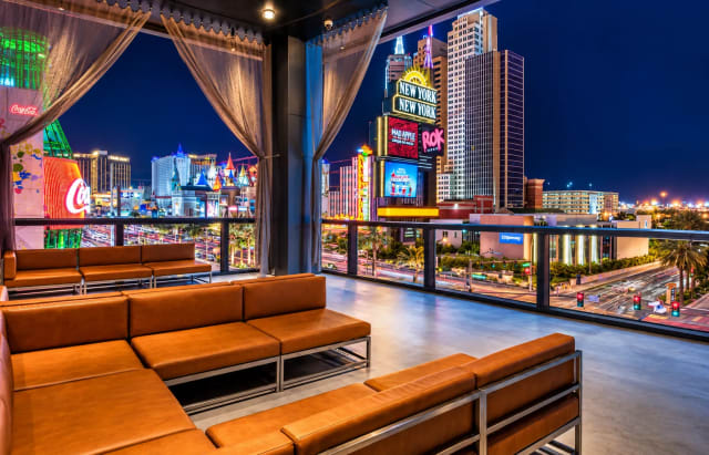 Third Floor Patio at Hard Rock Cafe: Las Vegas