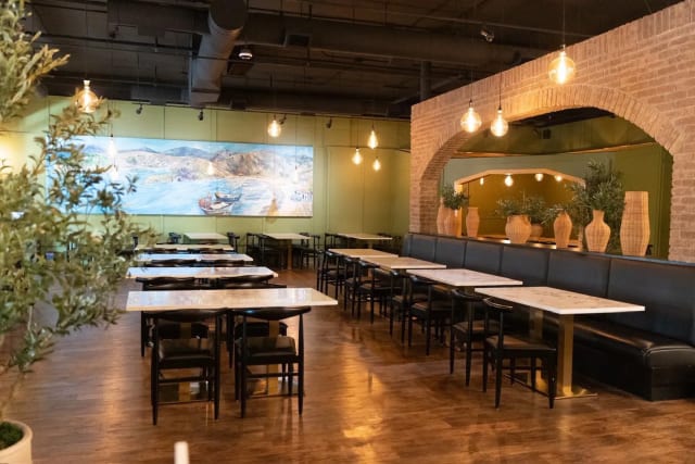 Auburn Taverna photo 3