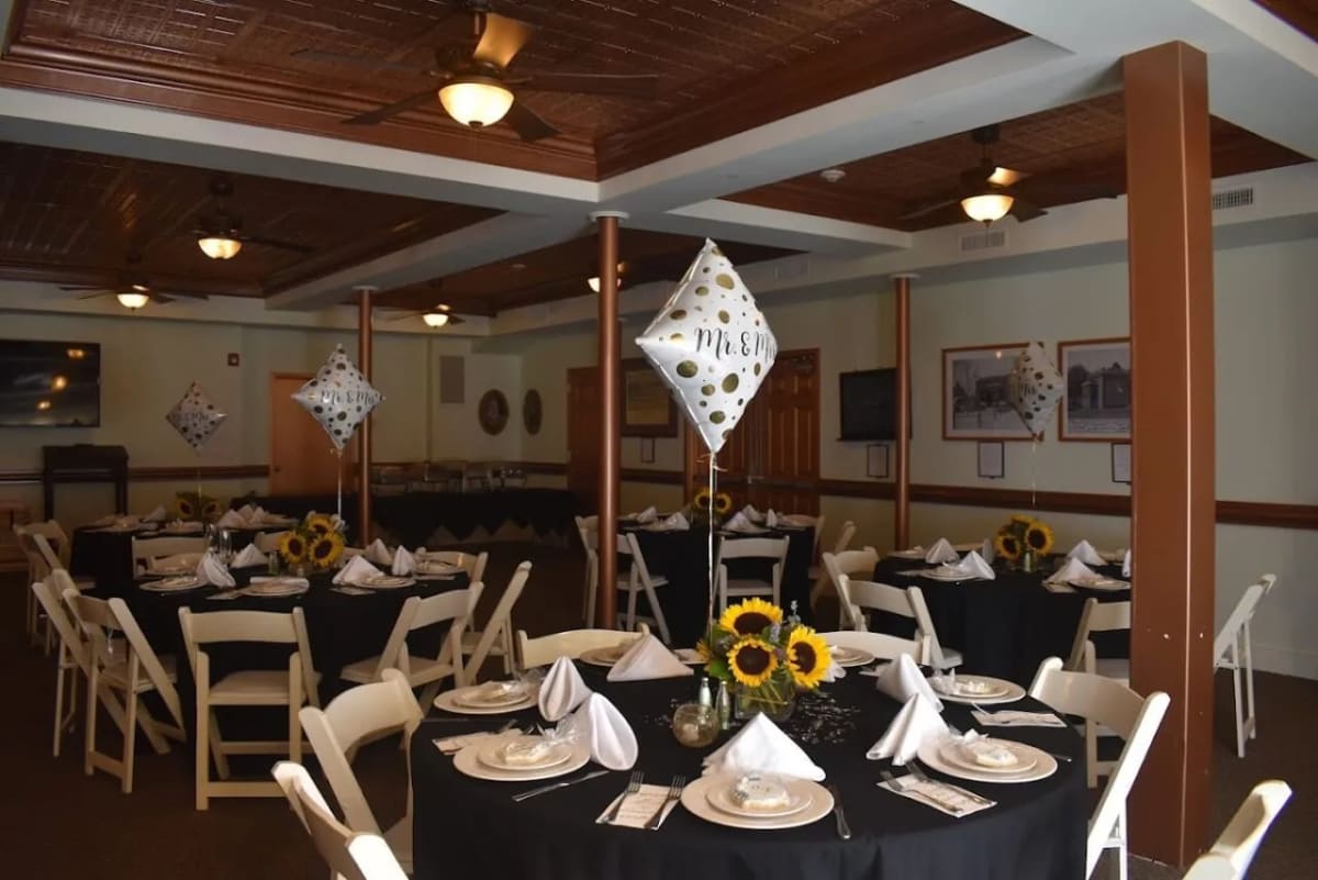 Dark Horse Restaurant