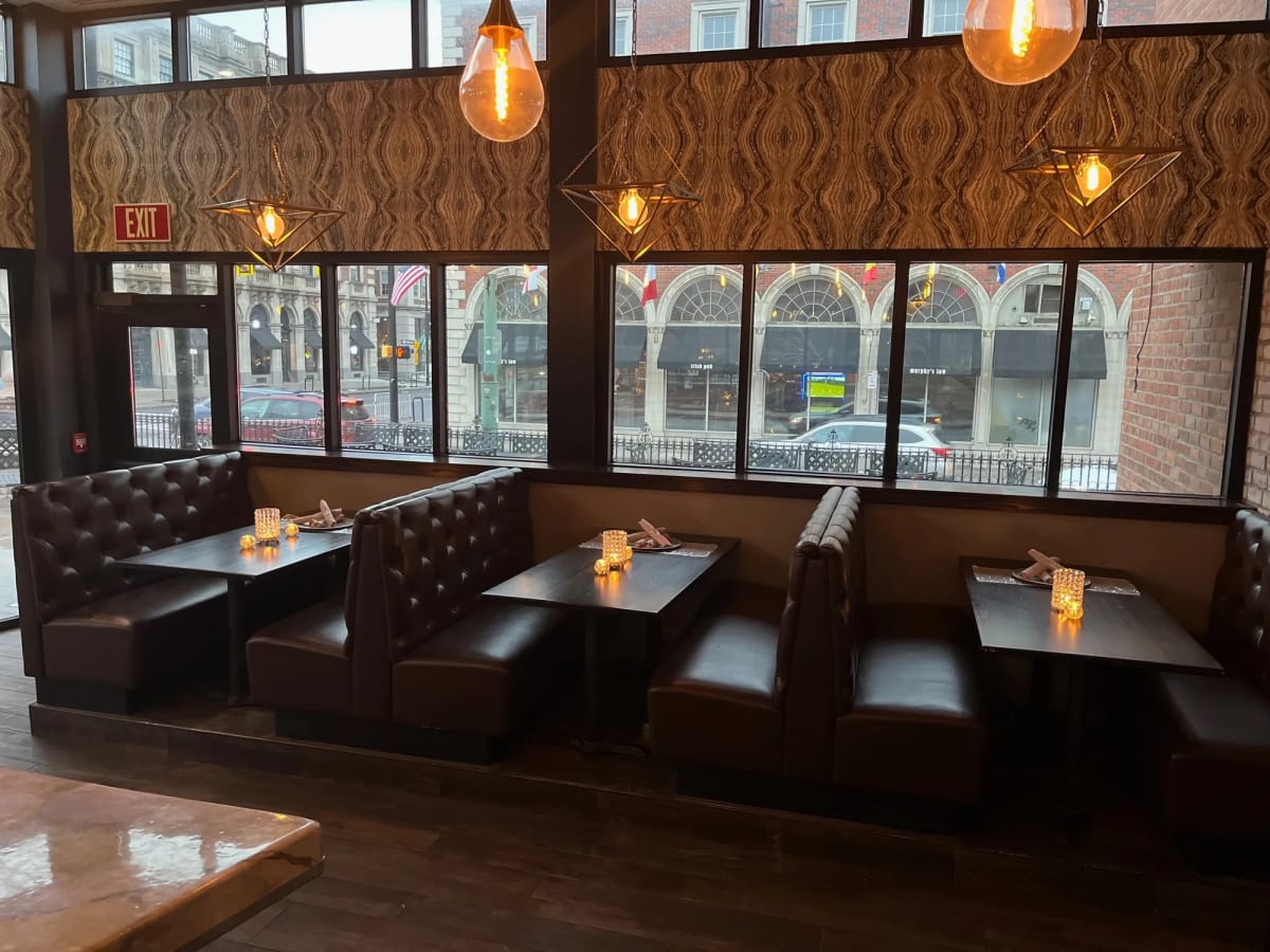 JoLi Bistro & Bar