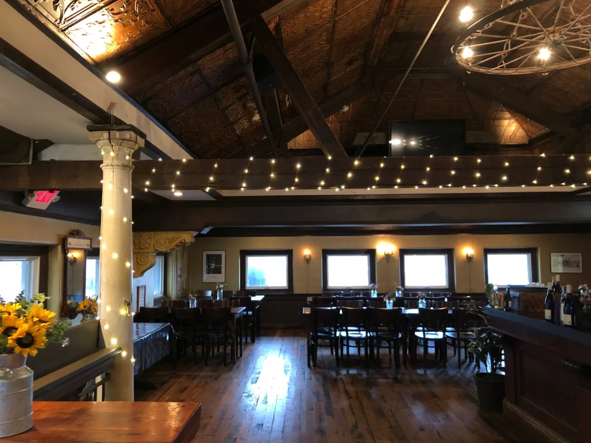 Dinosaur Bar-B-Que - Rochester