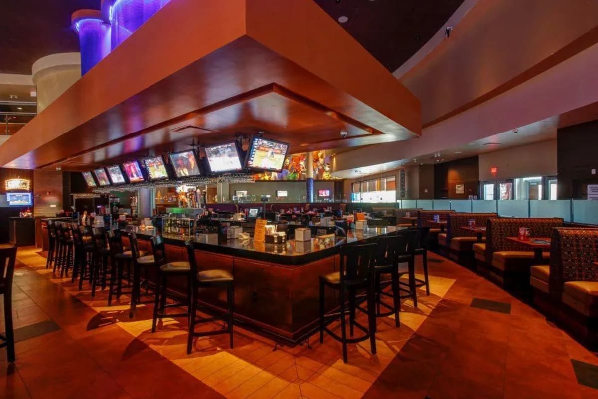 Dave & Buster's - Braintree, MA