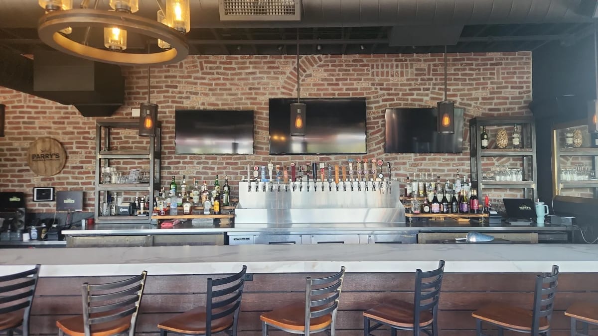 Parry's Pizzeria & Taphouse: Northglenn 