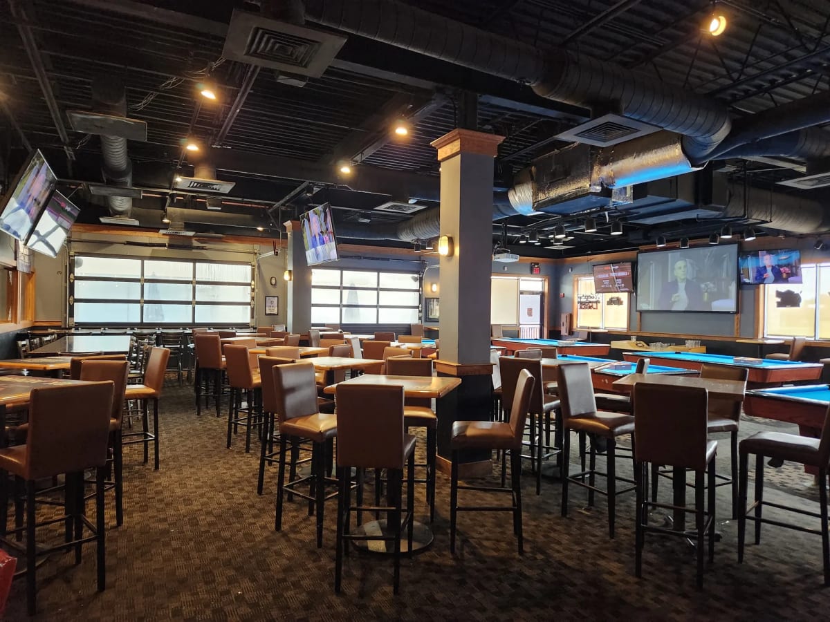 Fox & Hound Bar & Grill