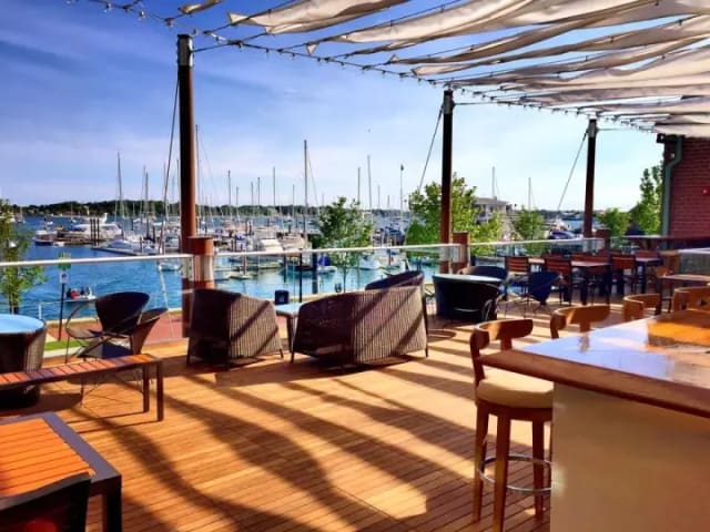 Skiff Bar photo 3