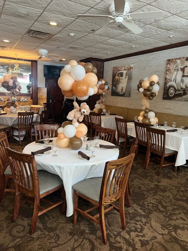 Luigi's Restaurant & Gourmet Express photo 3
