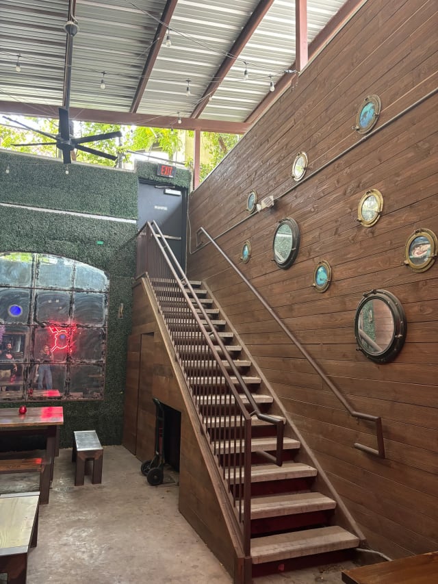 Dive Bar Austin photo 5